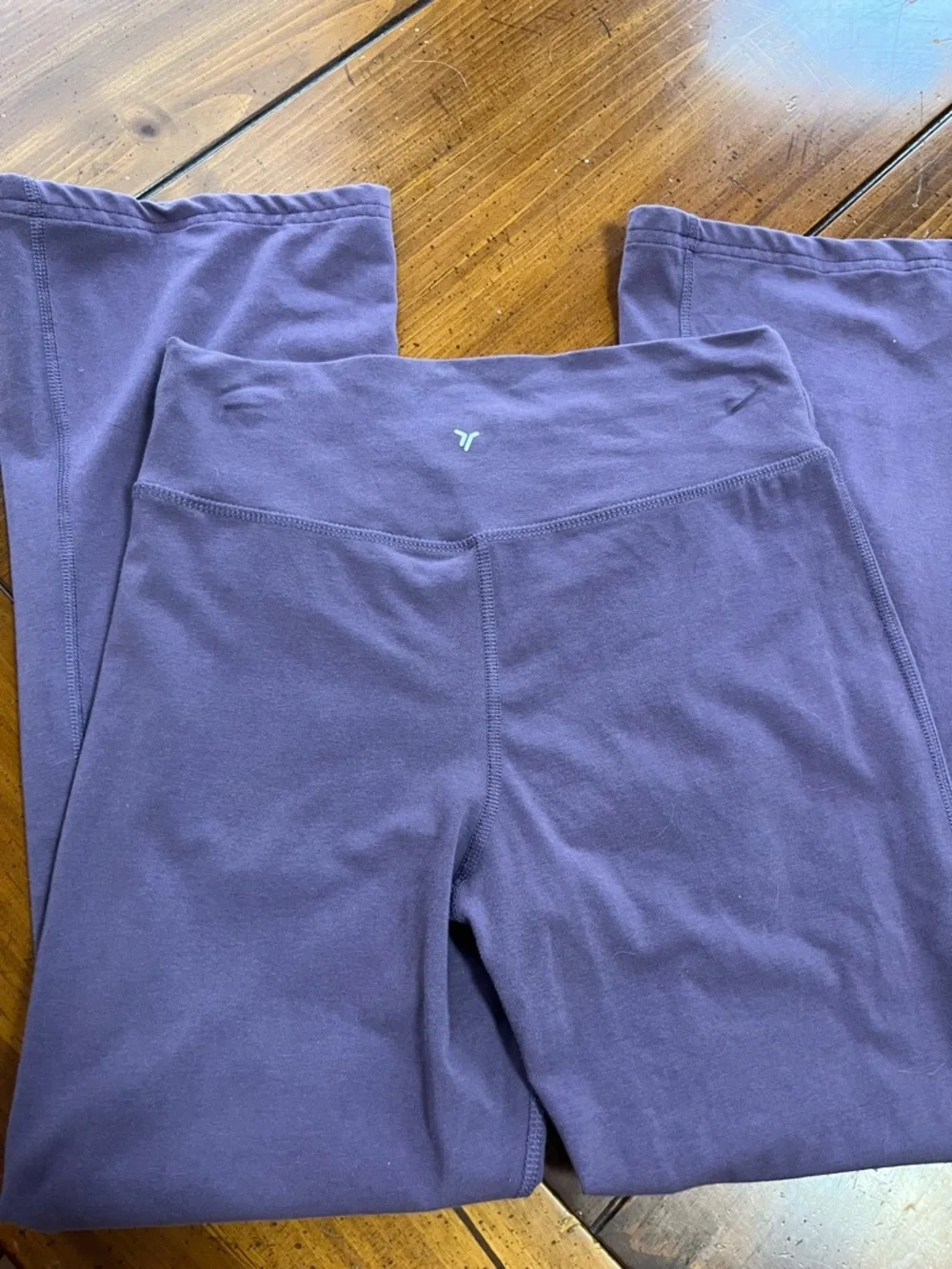 Old Navy Girls XXL (18) PowerChill Crossover Flare Leggings - Purple - EUC